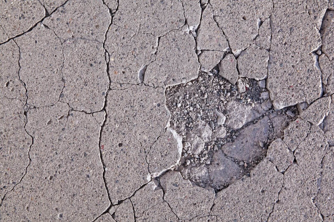 Why Dose Concrete Crack ?